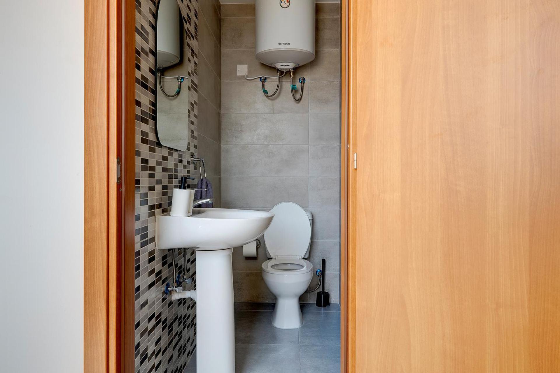 Stunning 2Br Holiday Penthouse In Central Слима Екстериор снимка