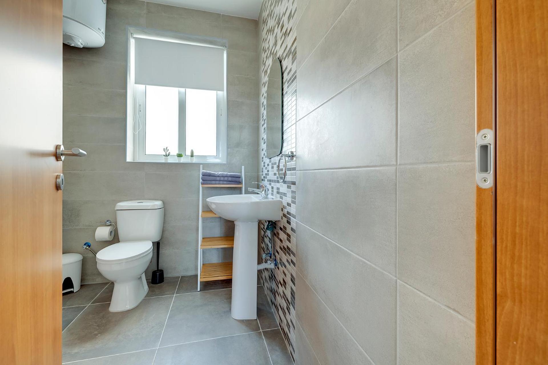 Stunning 2Br Holiday Penthouse In Central Слима Екстериор снимка